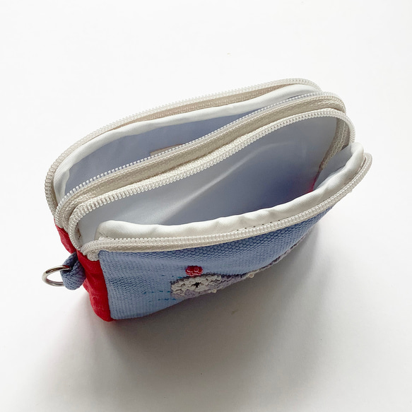 カードポーチ「きゃぁ。らっこ」手刺繍　イヤホンケース　お財布　ラッコ 6枚目の画像