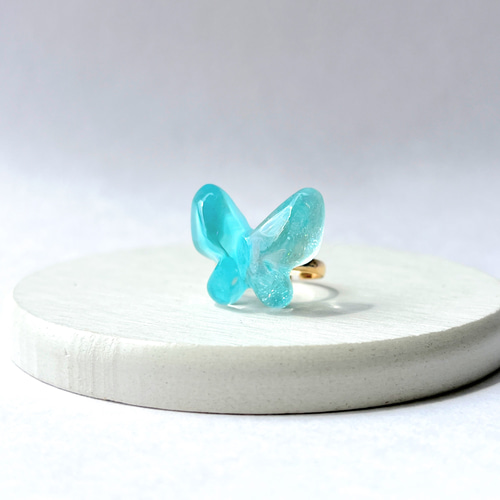 ミントグリーンの蝶の水面リング / 氷 指輪・リング 華昇 優羽 通販