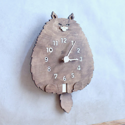 ウォルナット猫＊ロング＊レギュラーサイズの時計 木製 振り子時計 掛け時計 2枚目の画像