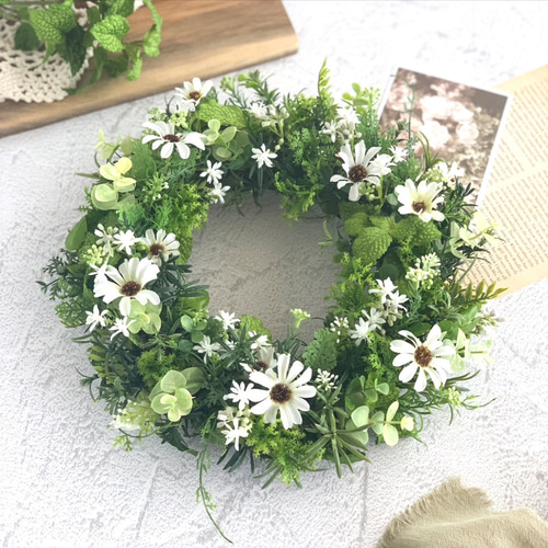 さわやかグリーンリース*⁠.⁠✧　玄関リース　造花リース 特集掲載※ 爽やかグリーンリース 涼しげ 玄関 デージー 清々しい