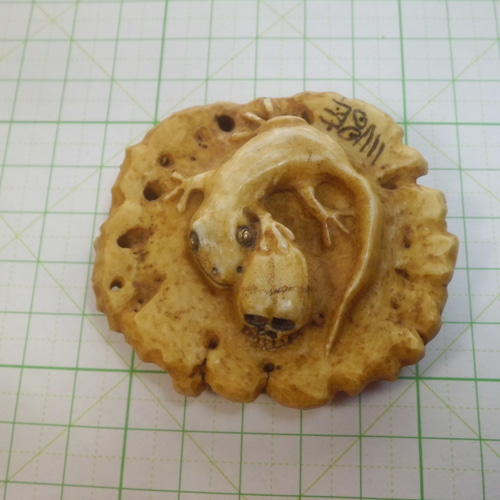 X214-2 江戸時代根付 細密彫刻 人物根付 鹿角材彫刻 ね X214-2 江戸