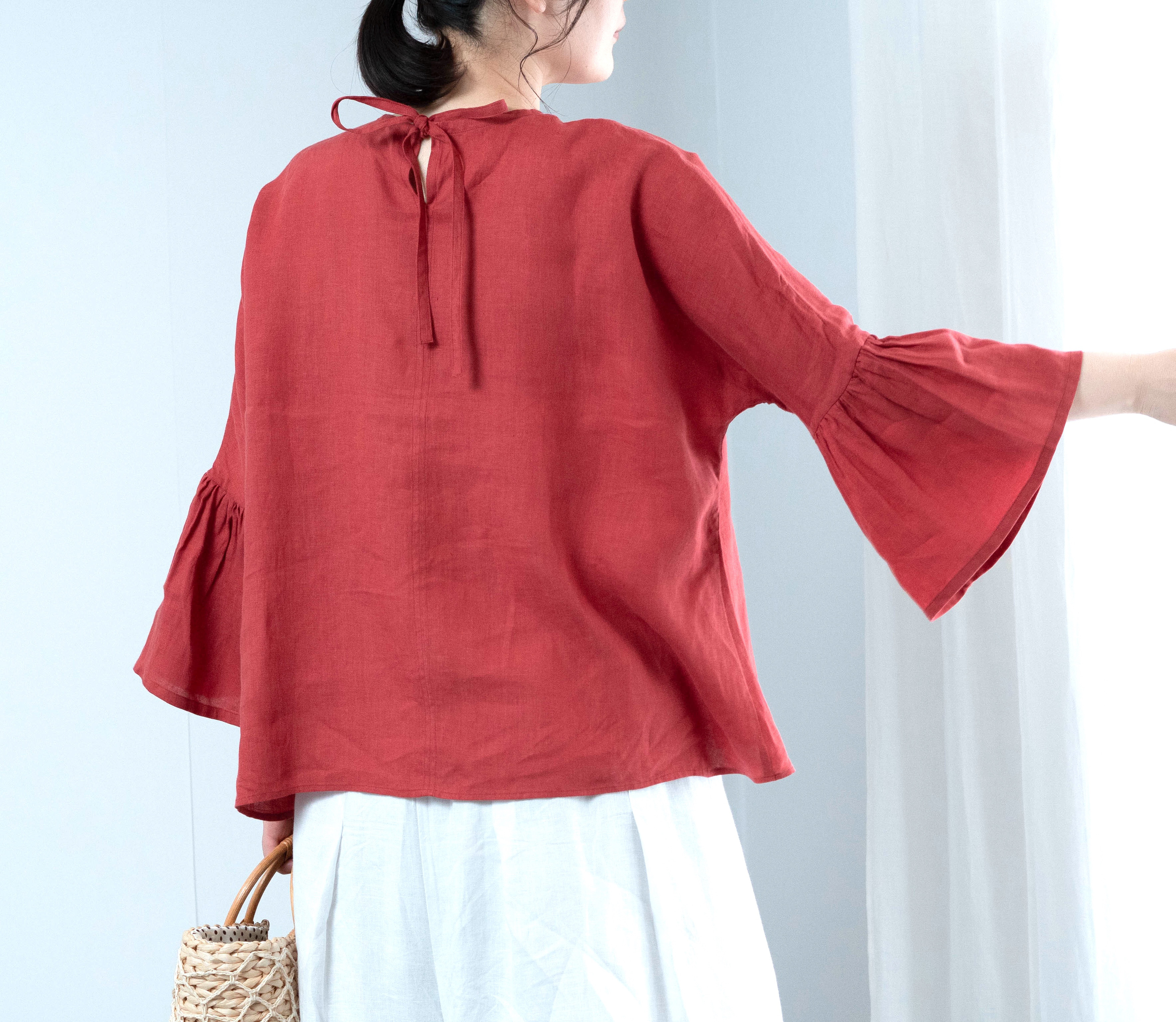 フランス産播州染め上質リネン　カシスオレンジのプルオーバー　軽くて柔らかい　後ろリボン　ギャザースリーブ　ふんわり細見え