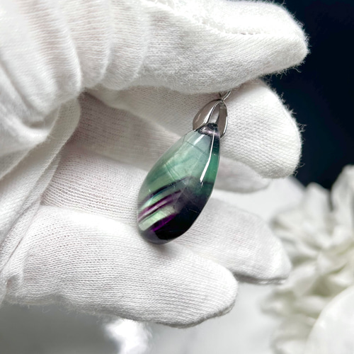 フローライト（蛍石）ペアドロップ型 ファントムバイカラー 28mm  