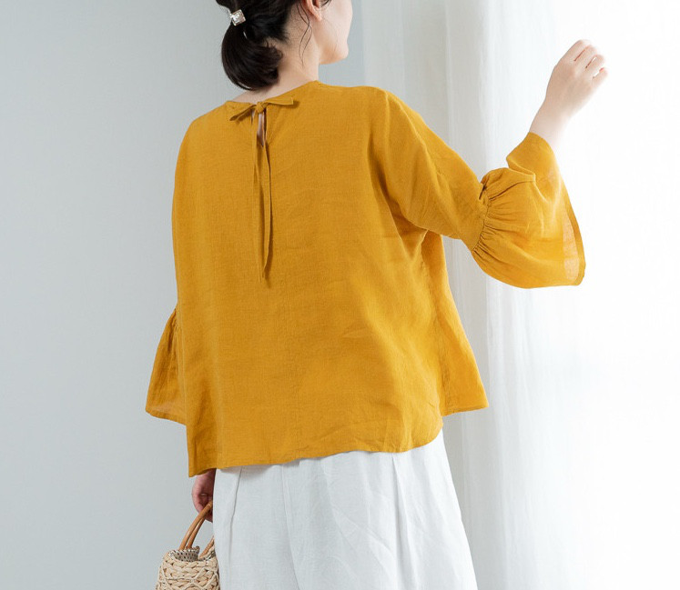 フランス産播州染め上質リネン　ミモザイエローのプルオーバー　後ろリボン　ギャザースリーブ　ふんわり細見え　金木犀