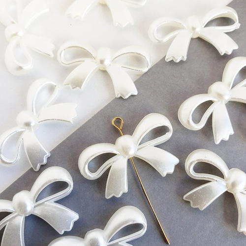 40個 アクリルビーズ リボン 貼り付け ビーズ 白/ホワイト（B-156