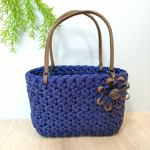 花編みかごバッグM 紺 クラフトバンド かごバッグ 野々太郎 通販