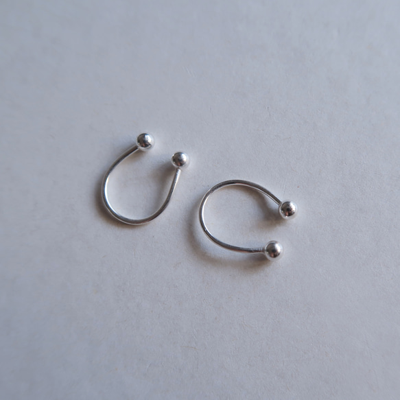 925純銀 幸運馬蹄 U形 圓珠 鎖珠 轉珠 耳環 單只 免費送禮包裝 第4張的照片