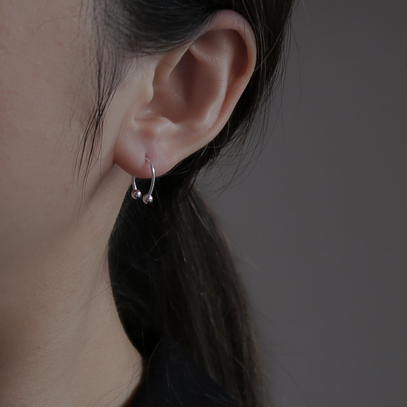 925純銀 幸運馬蹄 U形 圓珠 鎖珠 轉珠 耳環 單只 免費送禮包裝 第1張的照片