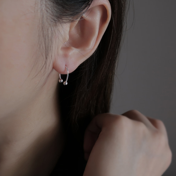 925純銀 幸運馬蹄 U形 圓珠 鎖珠 轉珠 耳環 單只 免費送禮包裝 第6張的照片