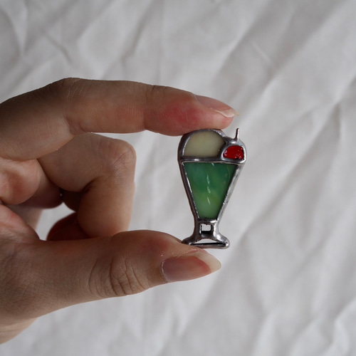 クリームソーダピンバッジ ピンバッチ maumau 通販 18047857｜Creema