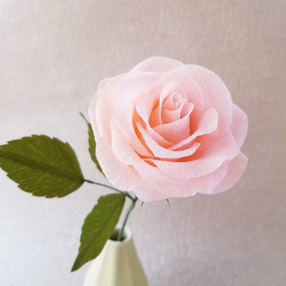 【ペーパーフラワー】ピンクのバラの一輪挿し　造花 6枚目の画像