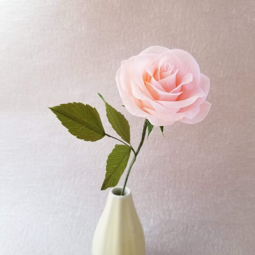 ペーパーフラワー】ピンクのバラの一輪挿し 造花 立体・オブジェ