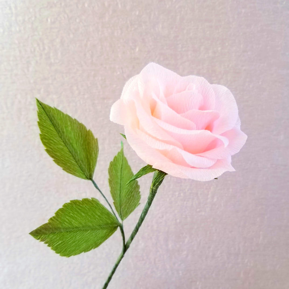 【ペーパーフラワー】ピンクのバラの一輪挿し　造花 5枚目の画像