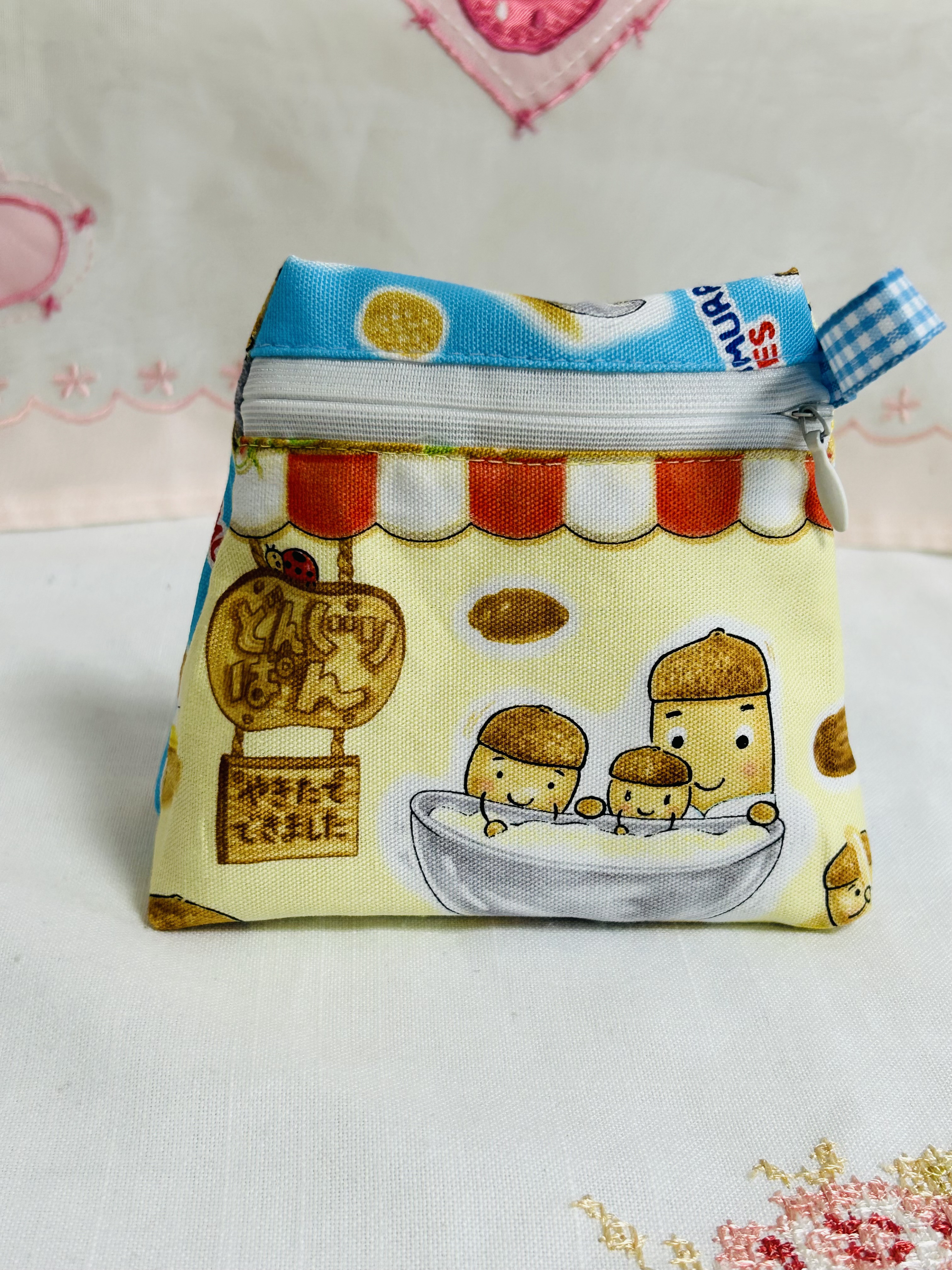 可愛い！大きめポーチ！どうぶつの森　ドル袋　ハンドメイド　小物入れ　ポーチ