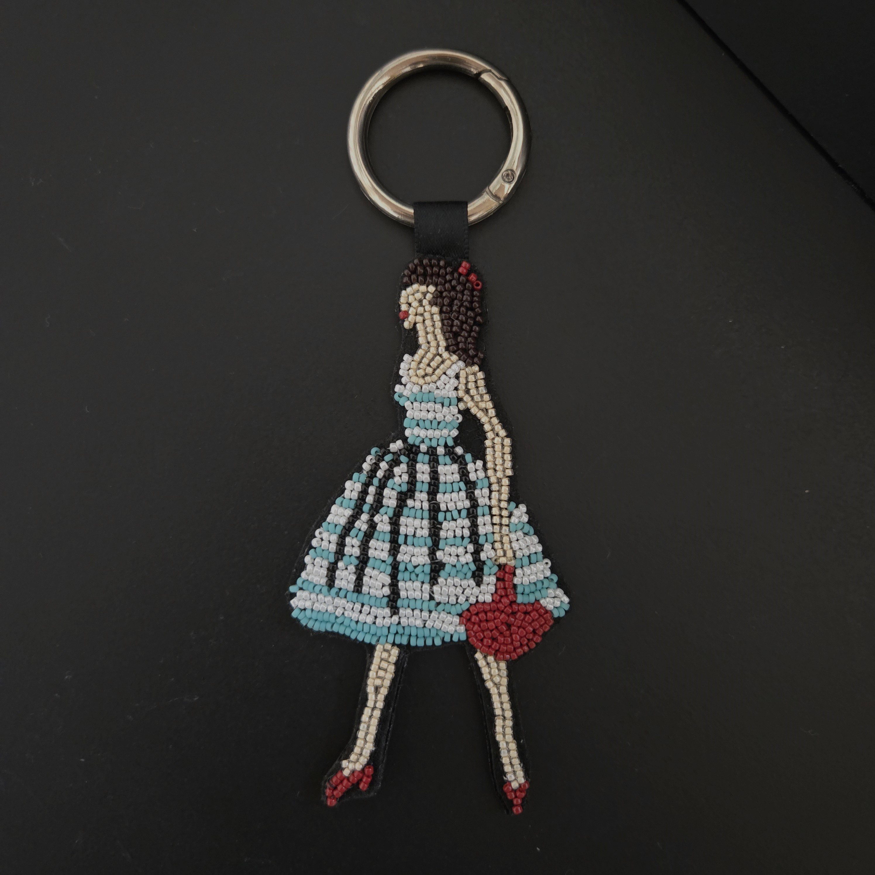 ショウガラゴ　ビーズ刺繍　ハンドメイド　チャーム　キーホルダー　アニマルモチーフ ショウガラゴ ビーズ刺繍 ハンドメイド チャーム キーホルダー