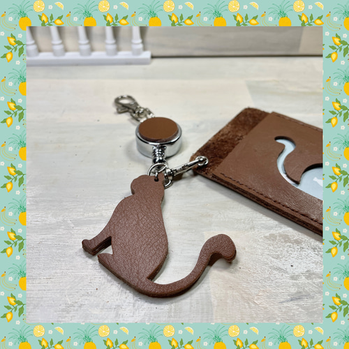 本革 パスケース 定期入れ リール付きパスケース 革 レザー ねこ 猫  