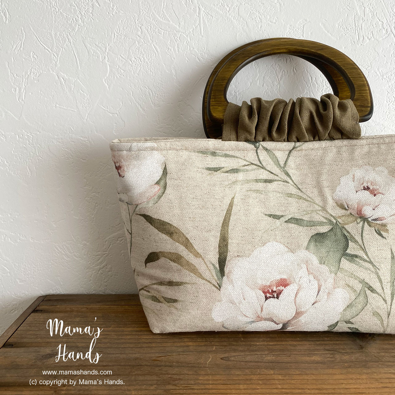 残2点⭐️3点売れました⭐️スペイン製 リネン おしゃれな 北欧 大柄 白花柄 小柄 木の持ち手 トート 手提げ バック