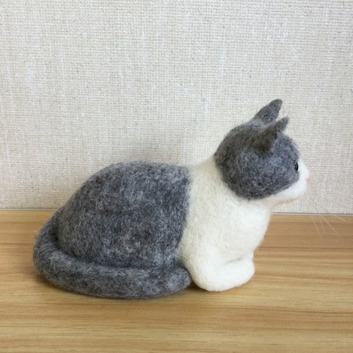 羊毛フェルト 猫 白グレーハチワレ 羊毛フェルト masapan 通販