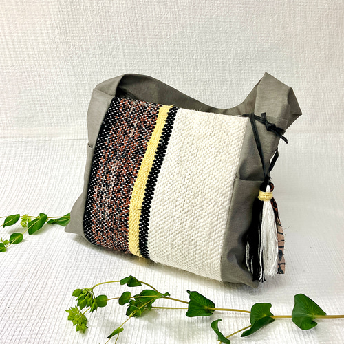 裂き織り】大胆カットの裂き織りバック ショルダーバッグ 蔵（KURA