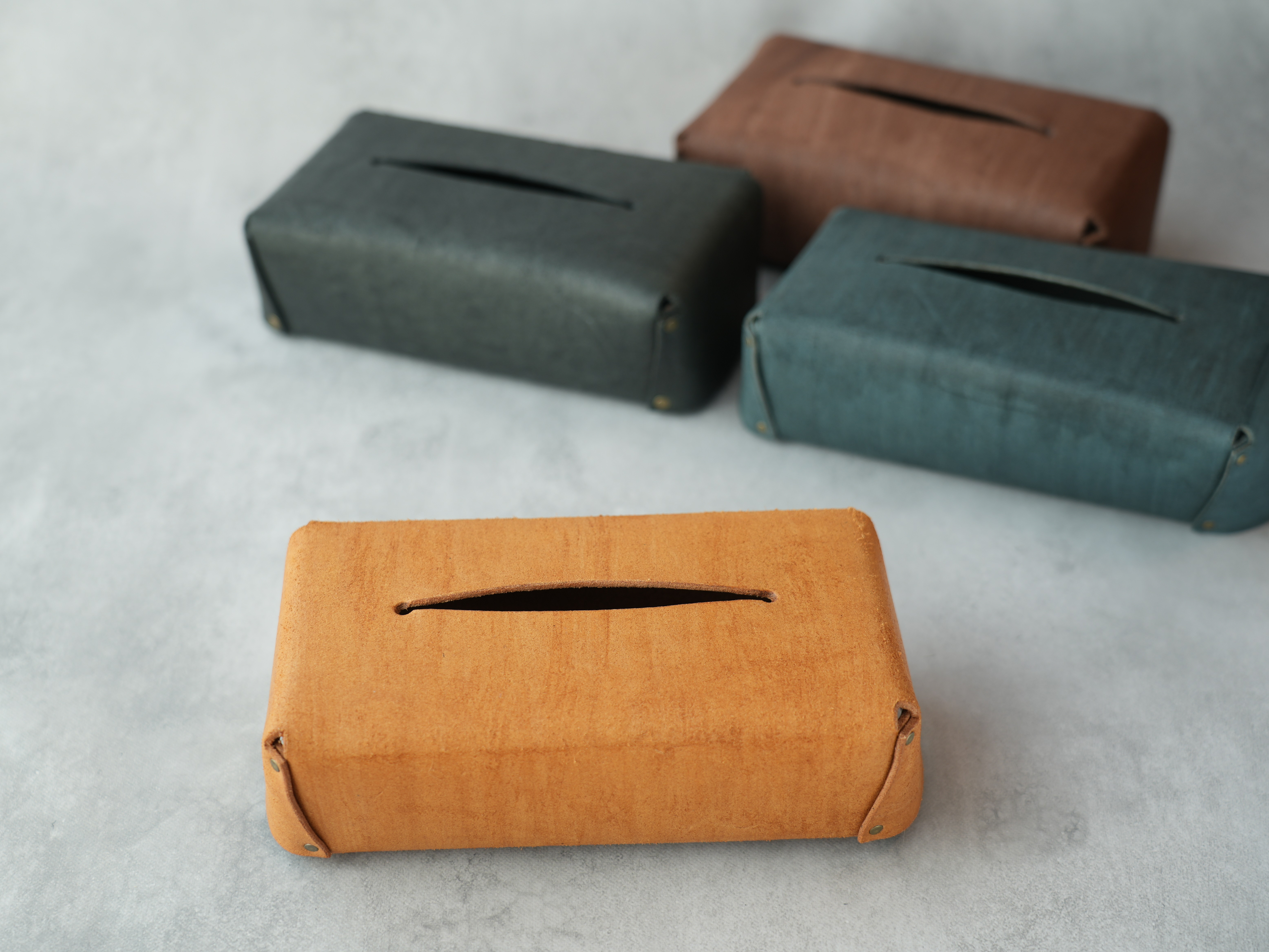 【送料無料】栃木レザーの床革ティッシュケース　キャメル革　一枚革　※外箱が無いティッシュ専用