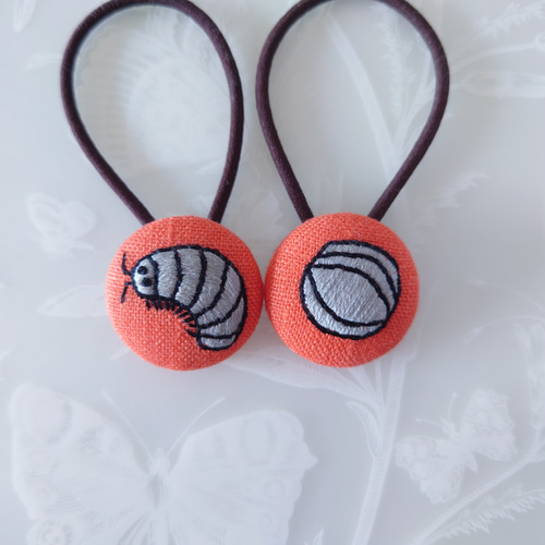 【史上最も激安】 刺繍ヘアゴム「ダンゴムシ オレンジ」くるみボタン ヘアゴム ヘアゴム