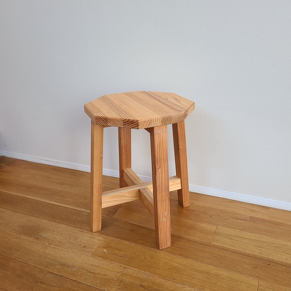 ワケありな逸品/1点のみ】八角形スツール 椅子 テーブル 無垢 ワケありな逸品/1点のみ】八角形スツール 椅子 テーブル 無垢