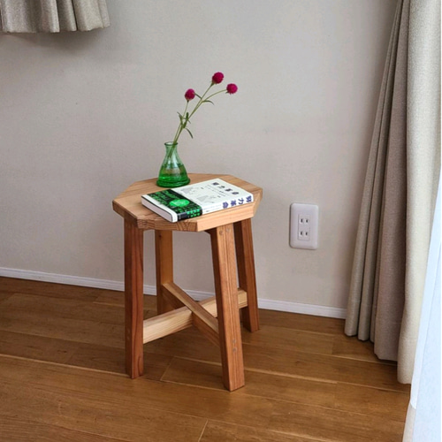 ワケありな逸品/1点のみ】八角形スツール 椅子 テーブル 無垢 ワケありな逸品/1点のみ】八角形スツール 椅子 テーブル 無垢