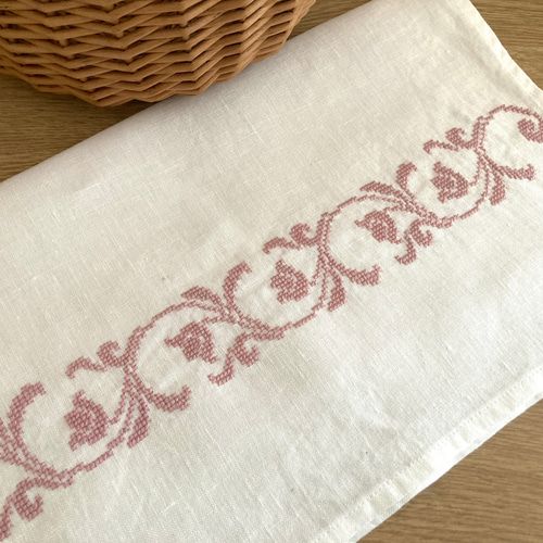 ニードルレースとクロス刺繍 シーツ ベッドリネンン ホワイトリネン/K167 ホワイトリネンクロス チューリップライン手刺繍 その他インテリア雑貨