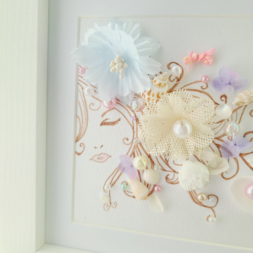 女の子〉貝殻アート - パール・ドライフラワー・花アート＊壁掛け