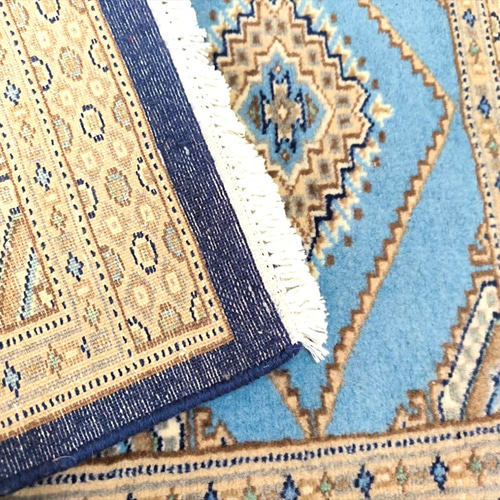 パキスタン絨毯　ハイクオリティー(12/24) 81×46 水色 Creema限定目玉品33％OFF】パキスタン絨毯 ハイクオリティ