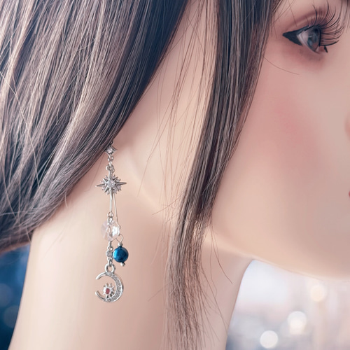再販】月と星のゆらりんピアス／イヤリング（シルバー） ピアス