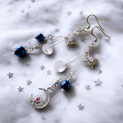 再販】月と星のゆらりんピアス／イヤリング（シルバー） ピアス