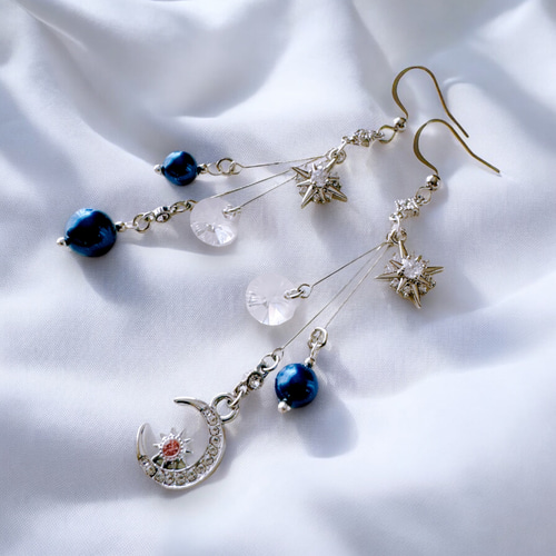 再販】月と星のゆらりんピアス／イヤリング（シルバー） ピアス