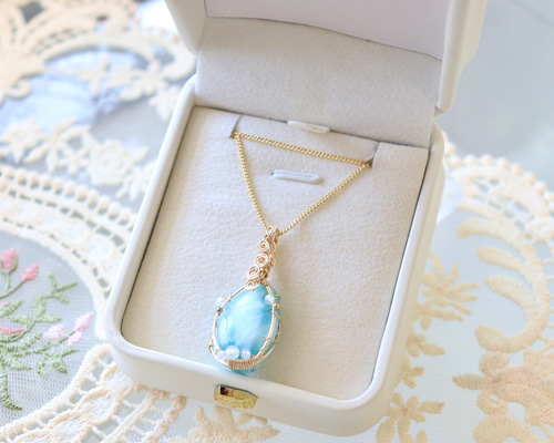 天然石ラリマーとムーンストーンのワイヤージュエリーネックレス