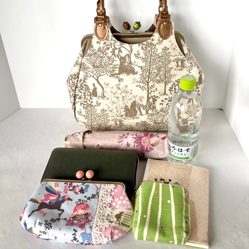 あおりがま口バッグ＊森の動物たち＊大容量＊どんぐりひねり