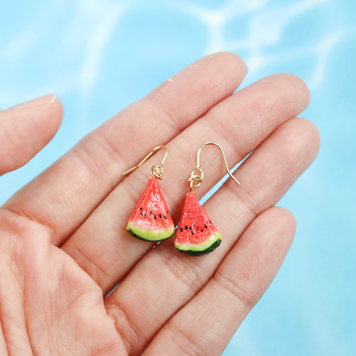 揺れる食べ物ピアス♢リアルすいか(イヤリング変更可能) ピアス