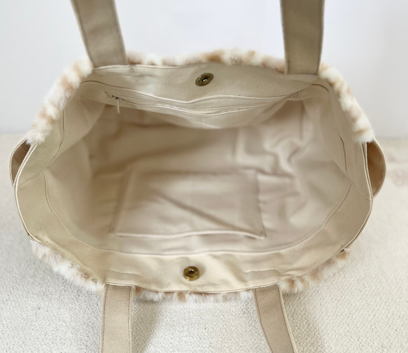 【Lサイズ】雪豹　ボア　倉敷帆布使用　肩掛けトートバッグ　サイドポケット　akaneko レオパレード 8枚目の画像