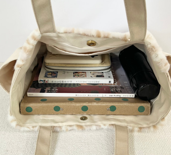 【Lサイズ】雪豹　ボア　倉敷帆布使用　肩掛けトートバッグ　サイドポケット　akaneko レオパレード 11枚目の画像