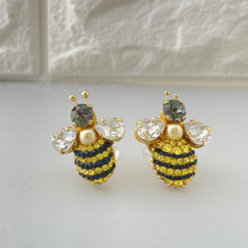 ピンブローチ ハチ ハチブローチLittle Bee 小さなハチさん ブローチ