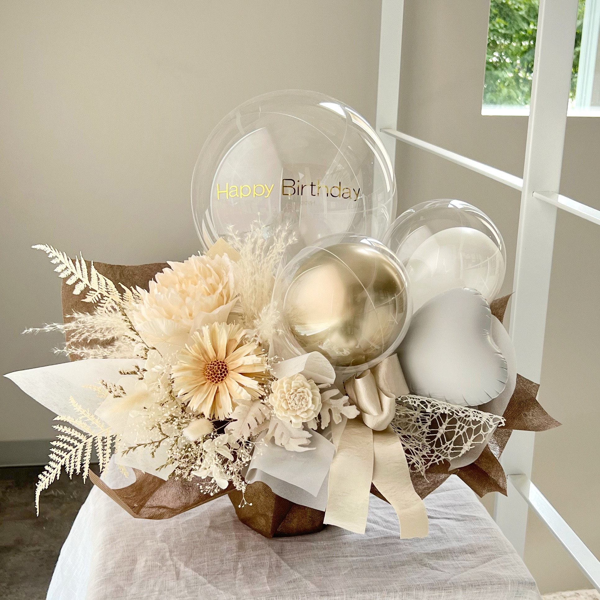 お花屋さんのバルーンフラワー　242ブラウンアイボリー　結婚祝い　誕生日　電報　祝電　開店祝い　開院祝い　開業祝い