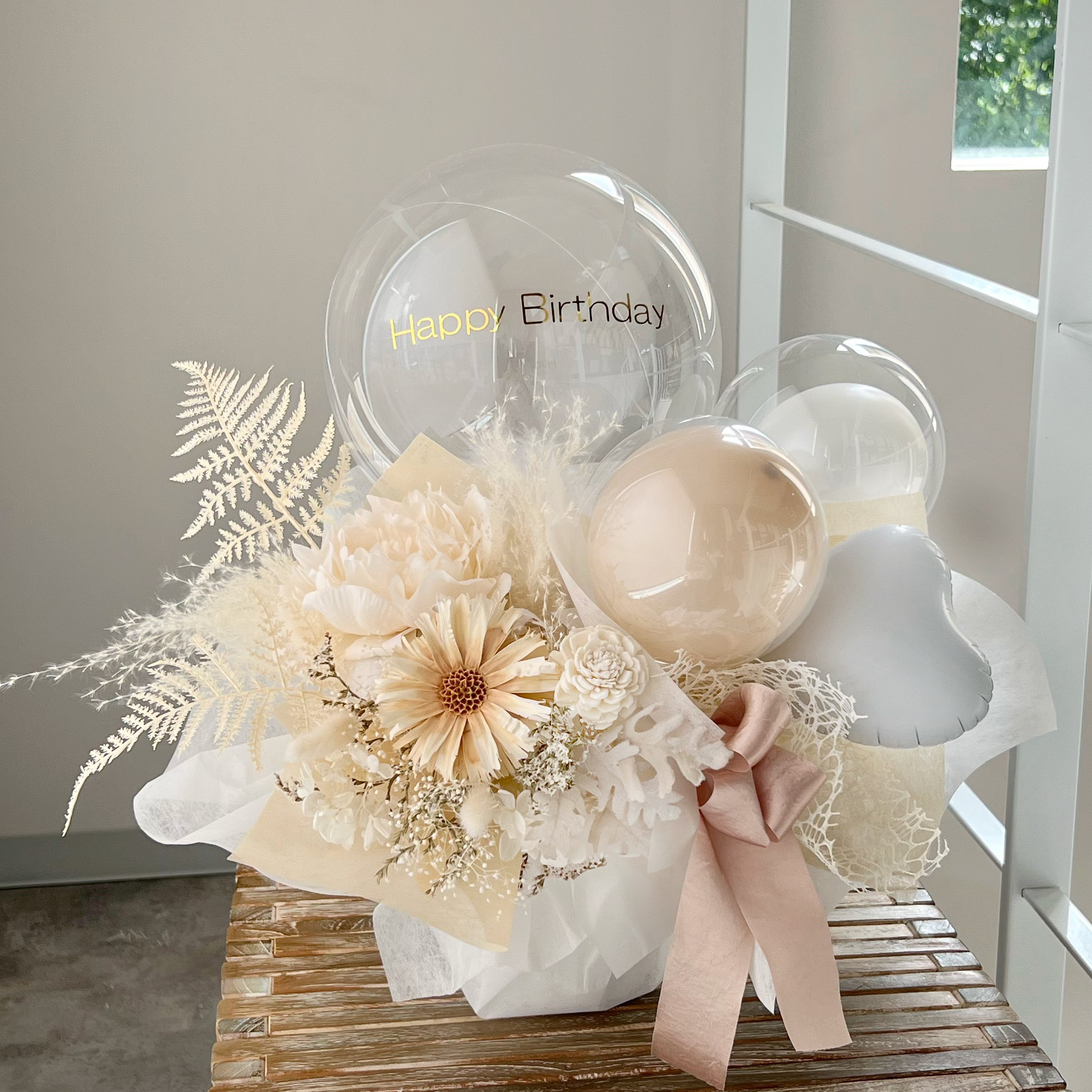 お花屋さんのバルーンフラワー　244 アイボリー　結婚祝い　誕生日　電報　祝電　開店祝い　開院祝い　開業祝い