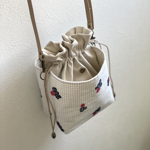 ⚮̈ミナペルホネン light berry ネリオバッグ あおり巾着 ショルダー