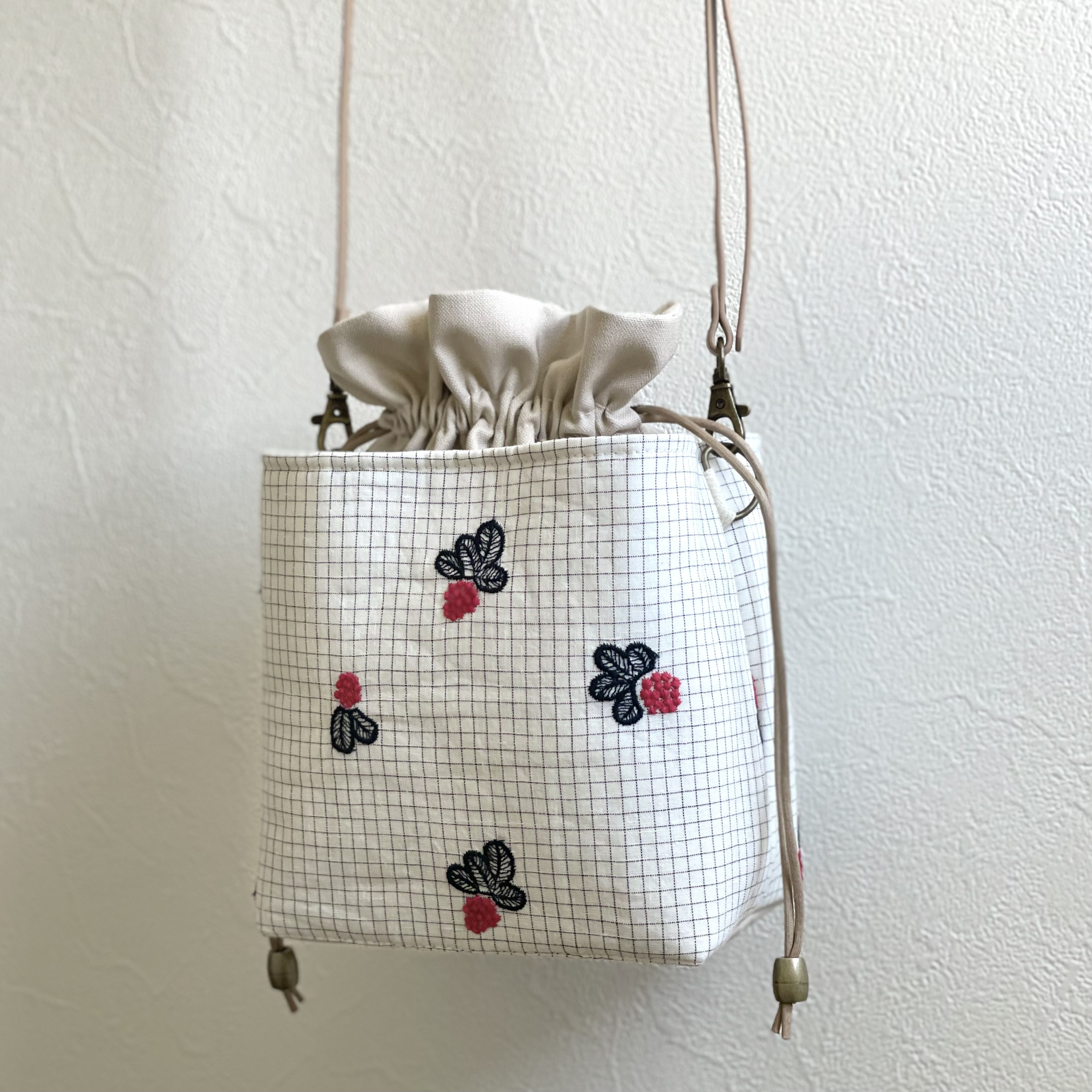 ⚮̈ミナペルホネン light berry ネリオバッグ あおり巾着 ショルダー  