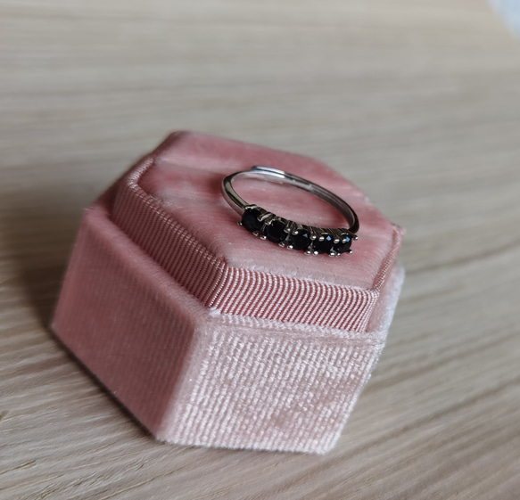 「強力な守護石」天然五つブラックスピネル◇SILVER925製　ハーフエタニティリング☆つけっぱなしOK♪ 4枚目の画像
