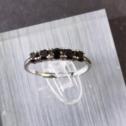 「強力な守護石」天然五つブラックスピネル◇SILVER925製　ハーフエタニティリング☆つけっぱなしOK♪ 2枚目の画像
