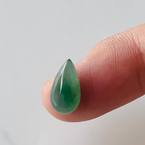 R580-0039] ジェイド JADE ヒスイ 本翡翠 天然石 一点物 希少 