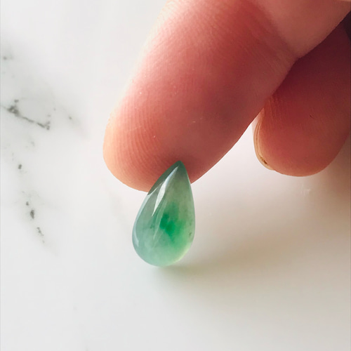 R580-0039] ジェイド JADE ヒスイ 本翡翠 天然石 一点物 希少 
