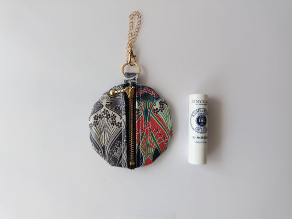 ★限定商品★　メダル型チャーム　小物入れ　アイアンシ 1枚目の画像