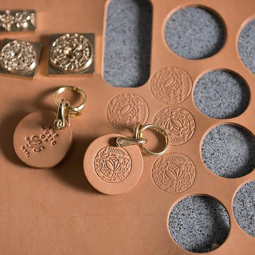 極美品 TAGLIATORE VESVIO ブレザー ロゴ刻印 真鍮ボタン 44 オリジナルロゴ】刻印 オーダーメイド レザークラフト 刻印棒