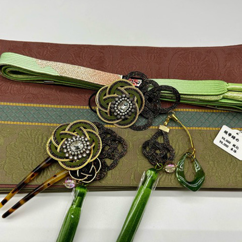 2328半幅帯＆豪華帯留・根付・髪飾り・帯締め 博多織 和装小物 和装  